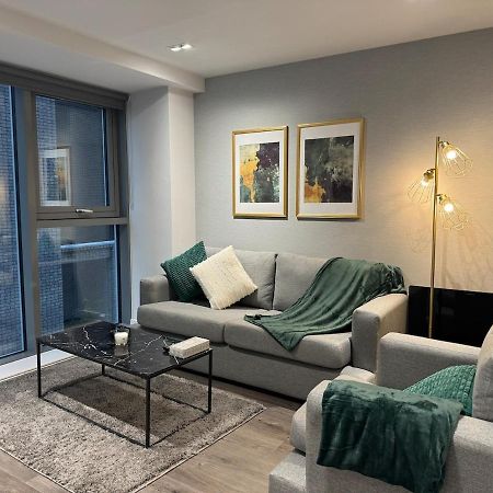 Modern 2-Bedroom Apartment In Heart Of リヴァプール エクステリア 写真