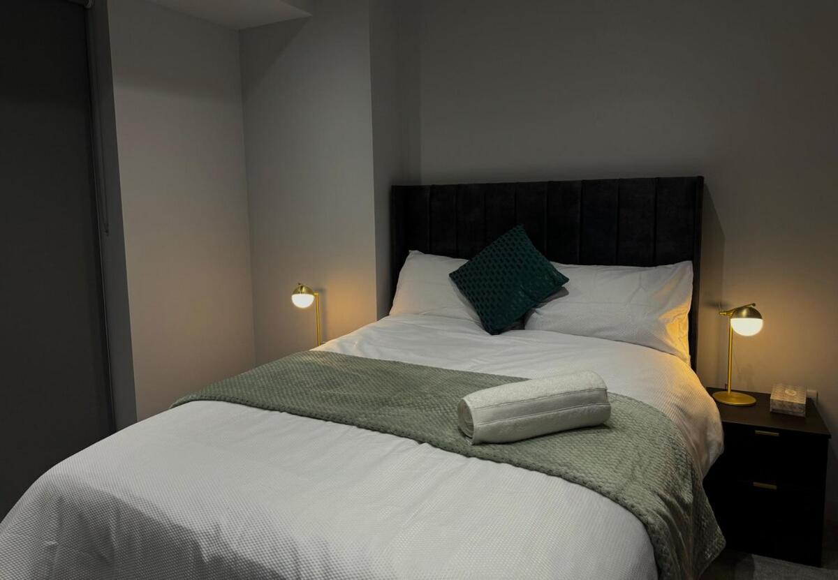 Modern 2-Bedroom Apartment In Heart Of リヴァプール エクステリア 写真