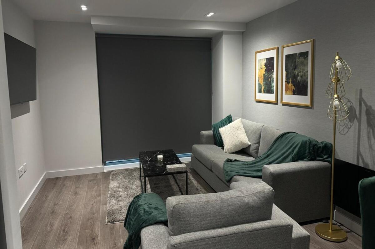 Modern 2-Bedroom Apartment In Heart Of リヴァプール エクステリア 写真